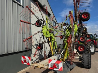 Claas Liner 3500 4 rotor rake