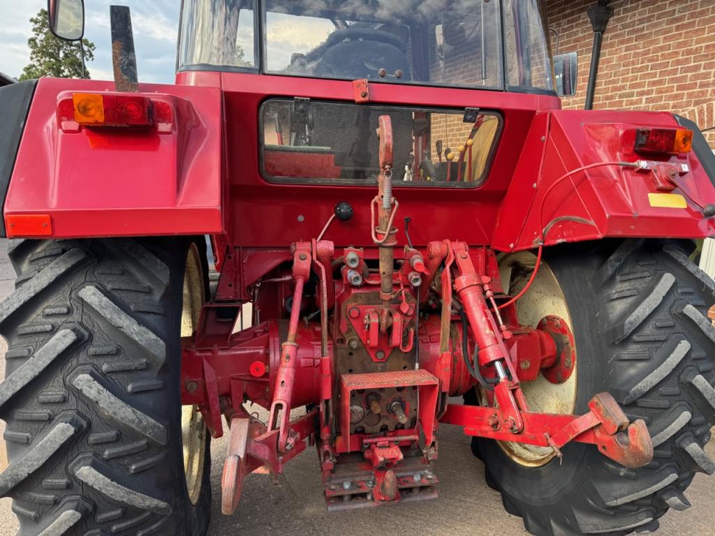 International 956XL