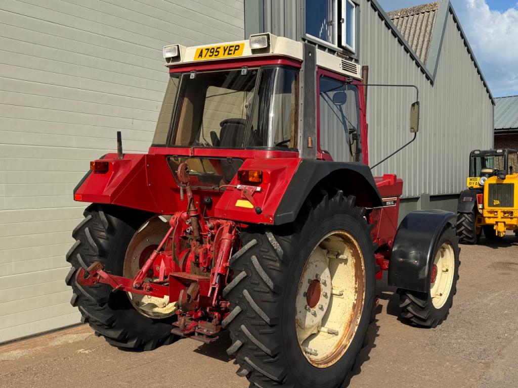 International 956XL