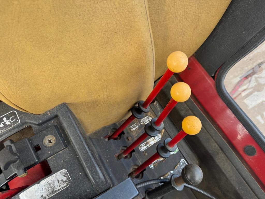 International 956XL