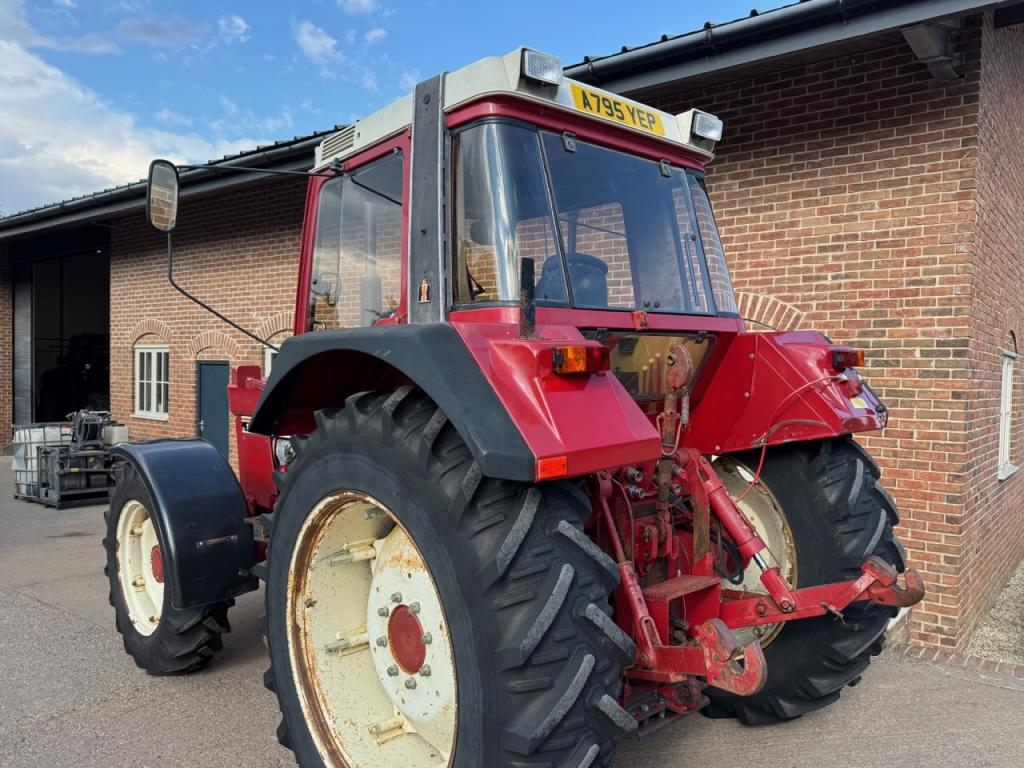 International 956XL