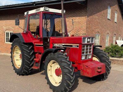International 956XL