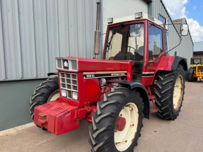 International 956XL