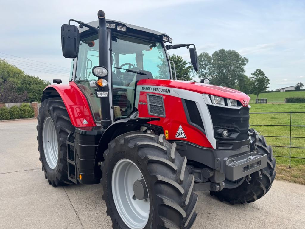 Massey Ferguson 6S.145 Effiecent