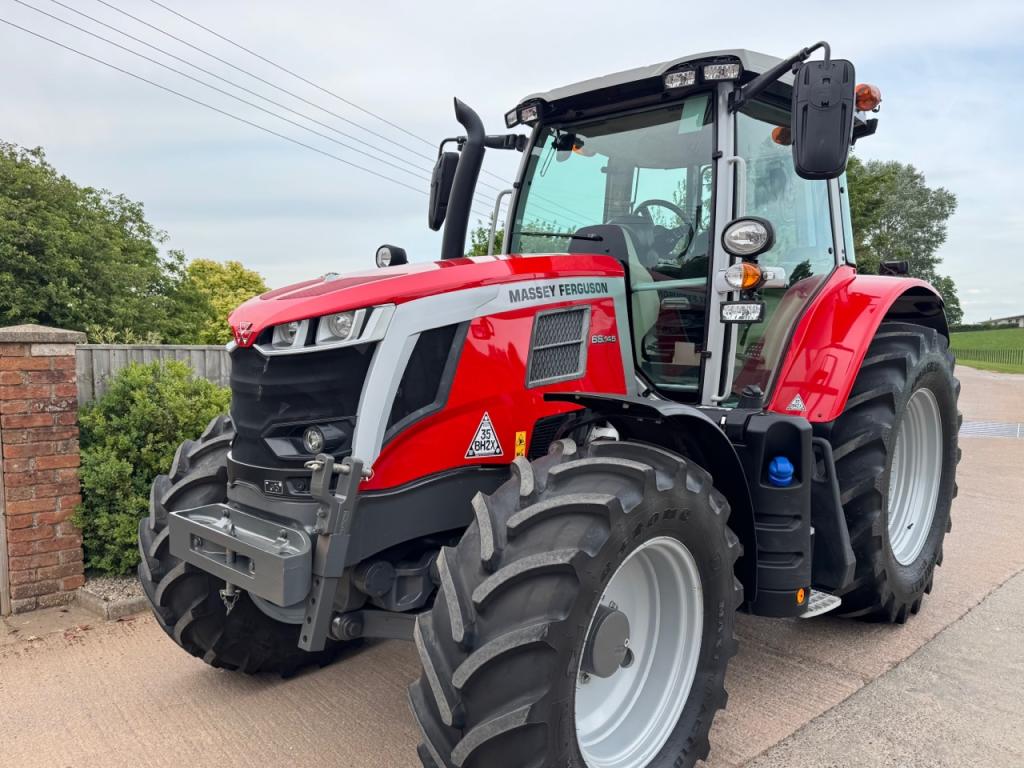 Massey Ferguson 6S.145 Effiecent