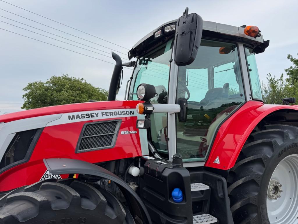 Massey Ferguson 6S.145 Effiecent