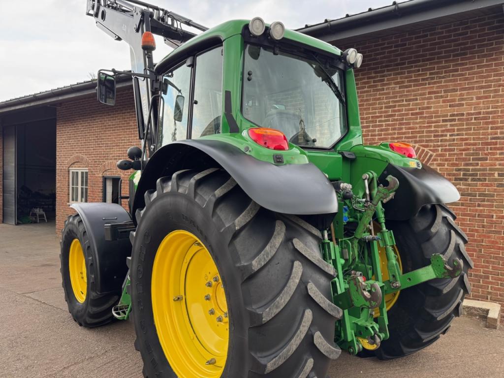 John Deere 6830