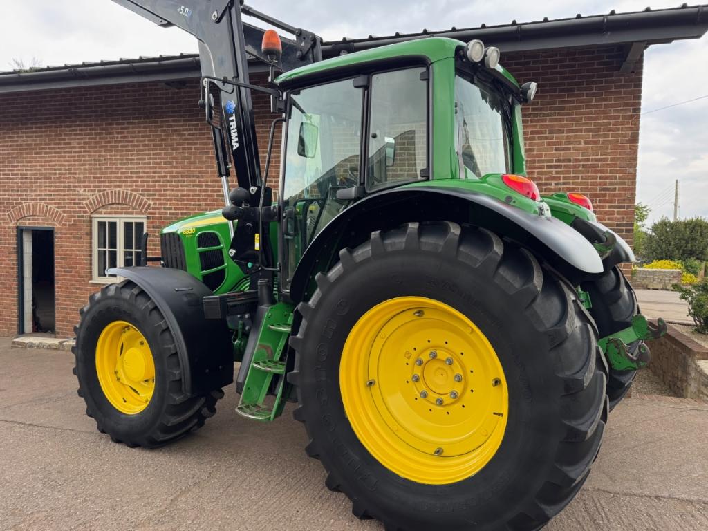 John Deere 6830