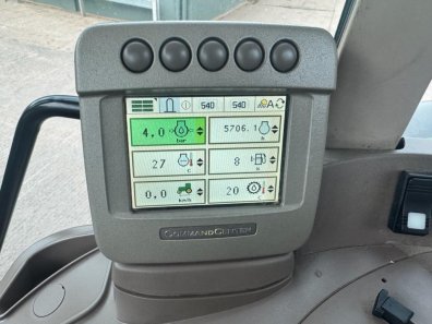 John Deere 6830
