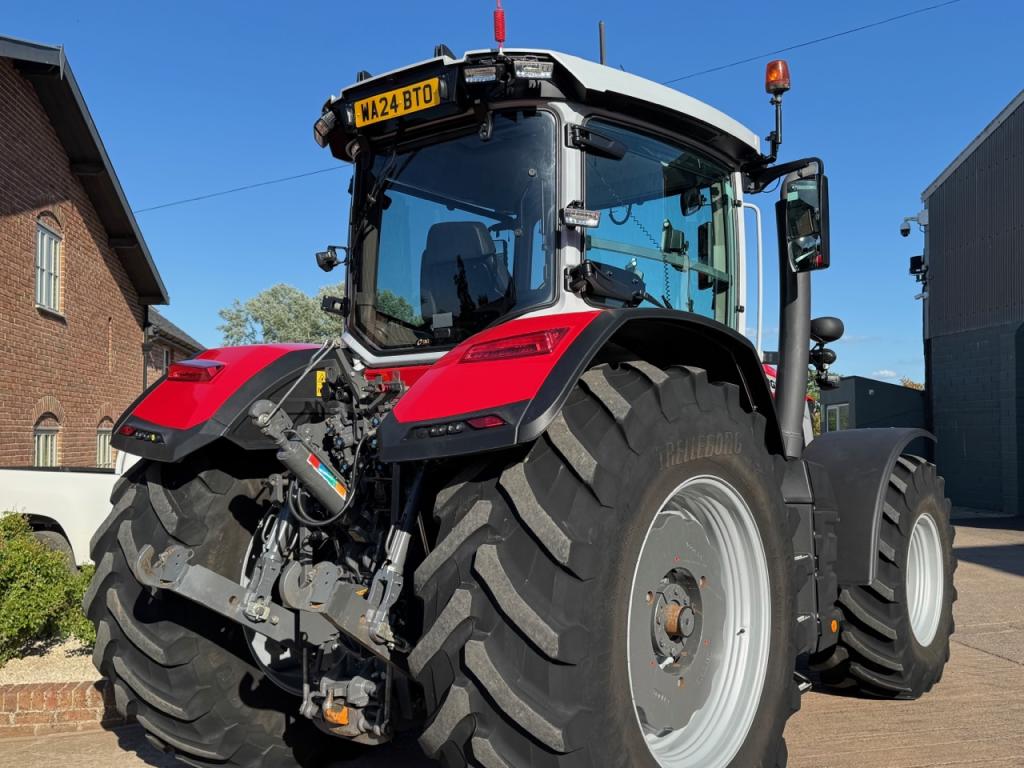 Massey Ferguson 8S.265 Exclusive