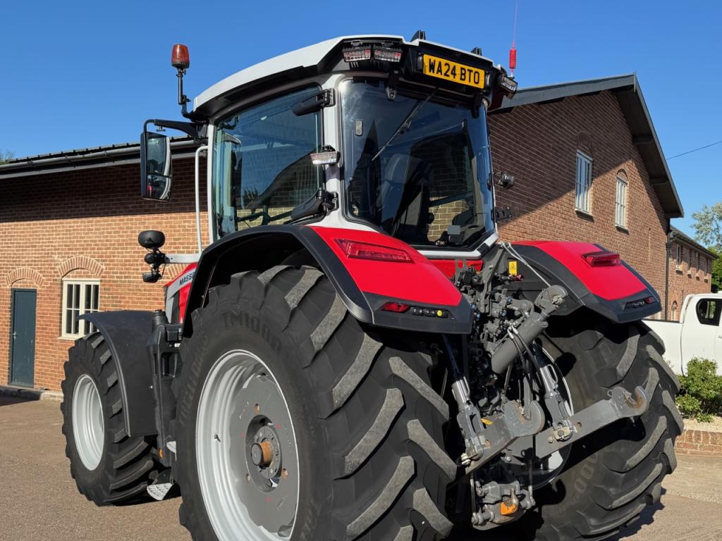 Massey Ferguson 8S.265 Exclusive