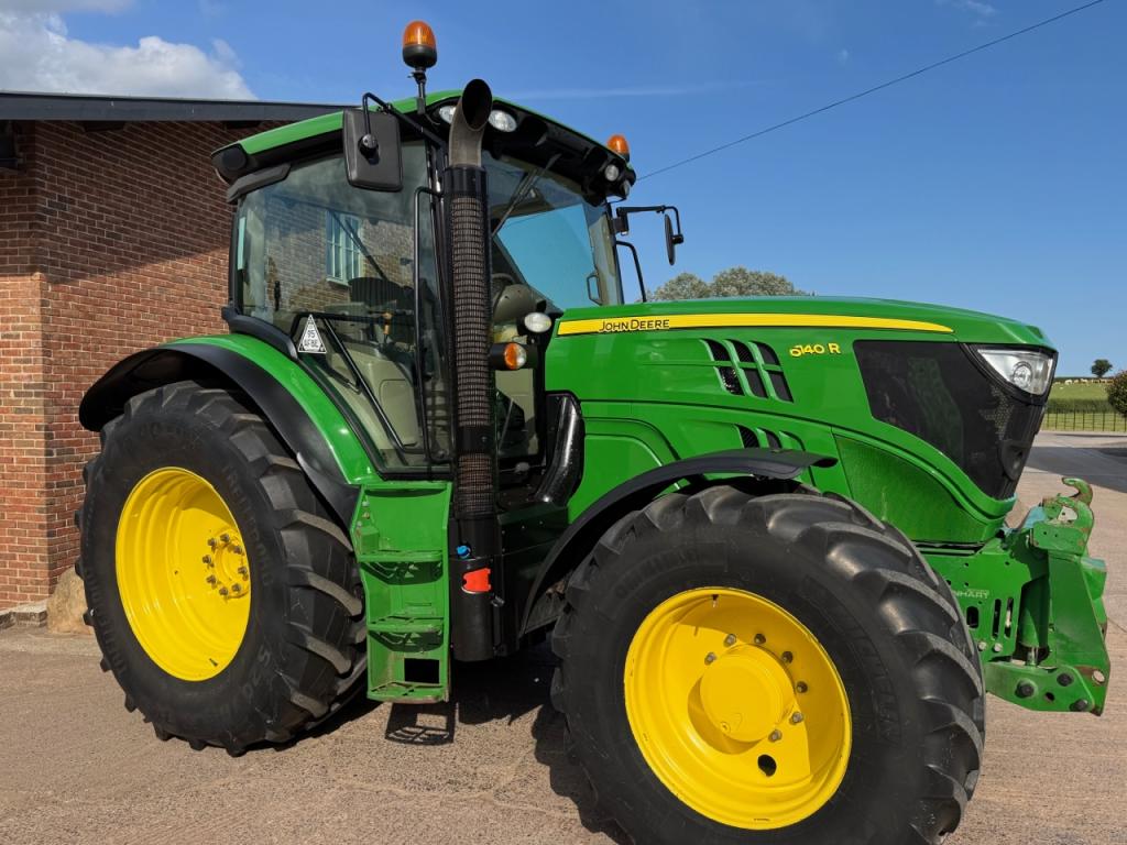 John Deere 6140R
