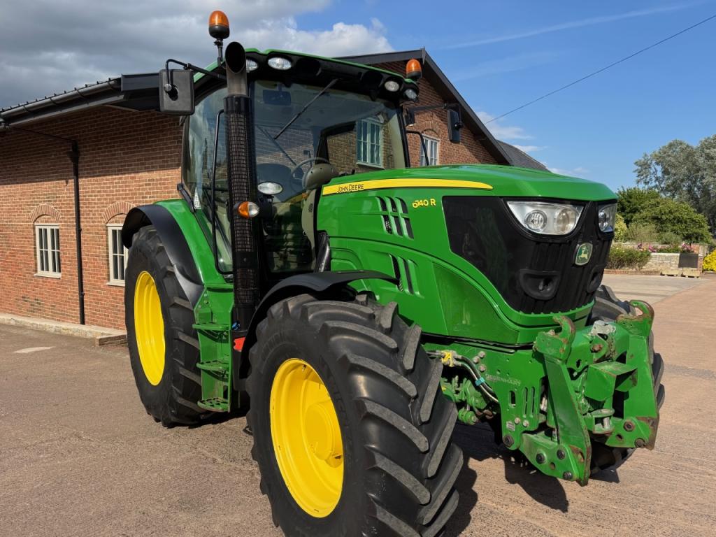 John Deere 6140R
