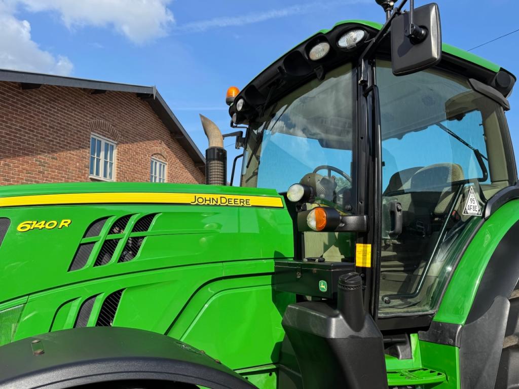 John Deere 6140R