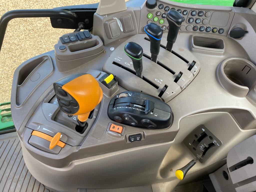 John Deere 6155M