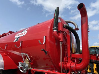 Redrock 3500 gallon tanker