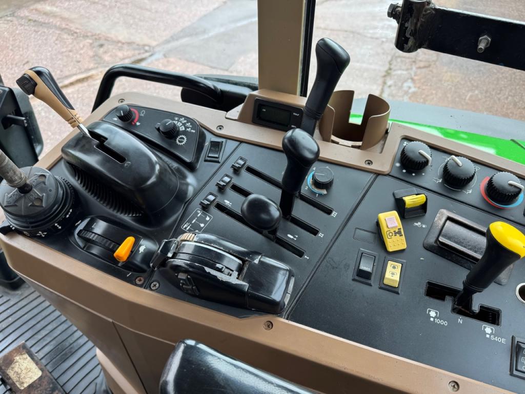 John Deere 7710