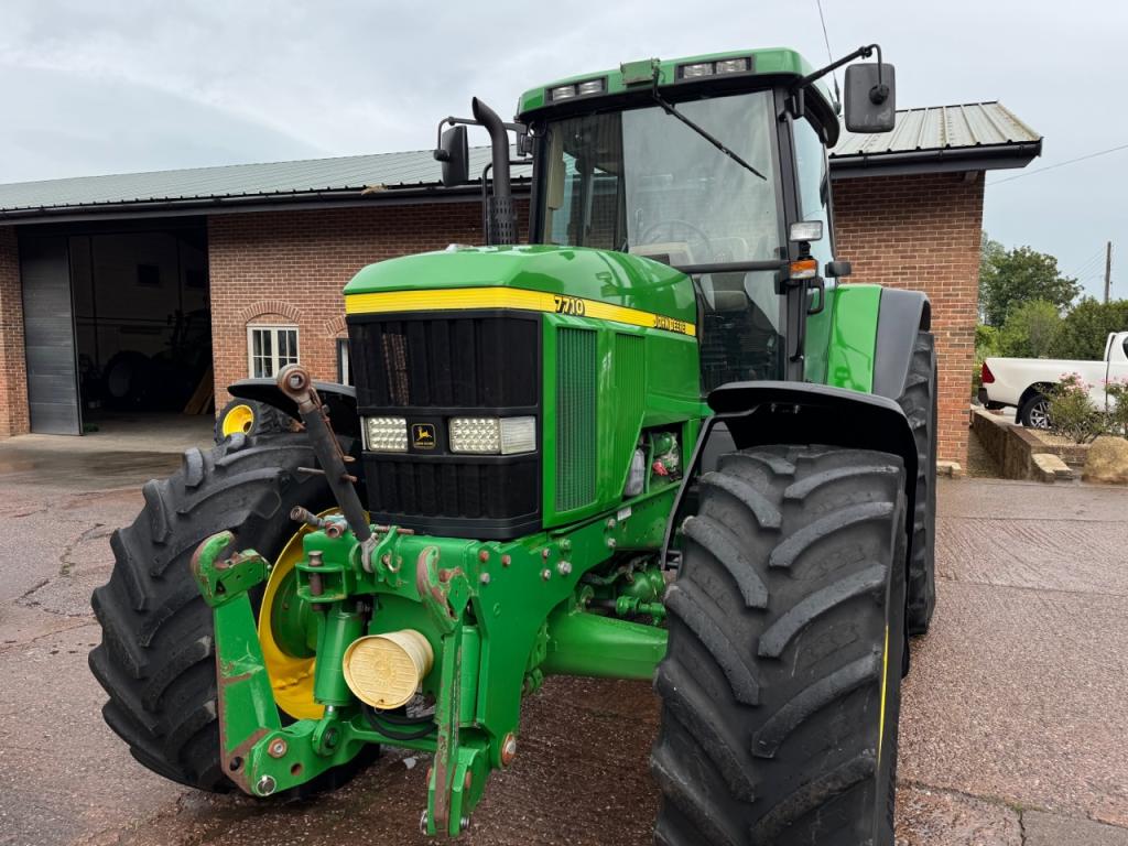 John Deere 7710