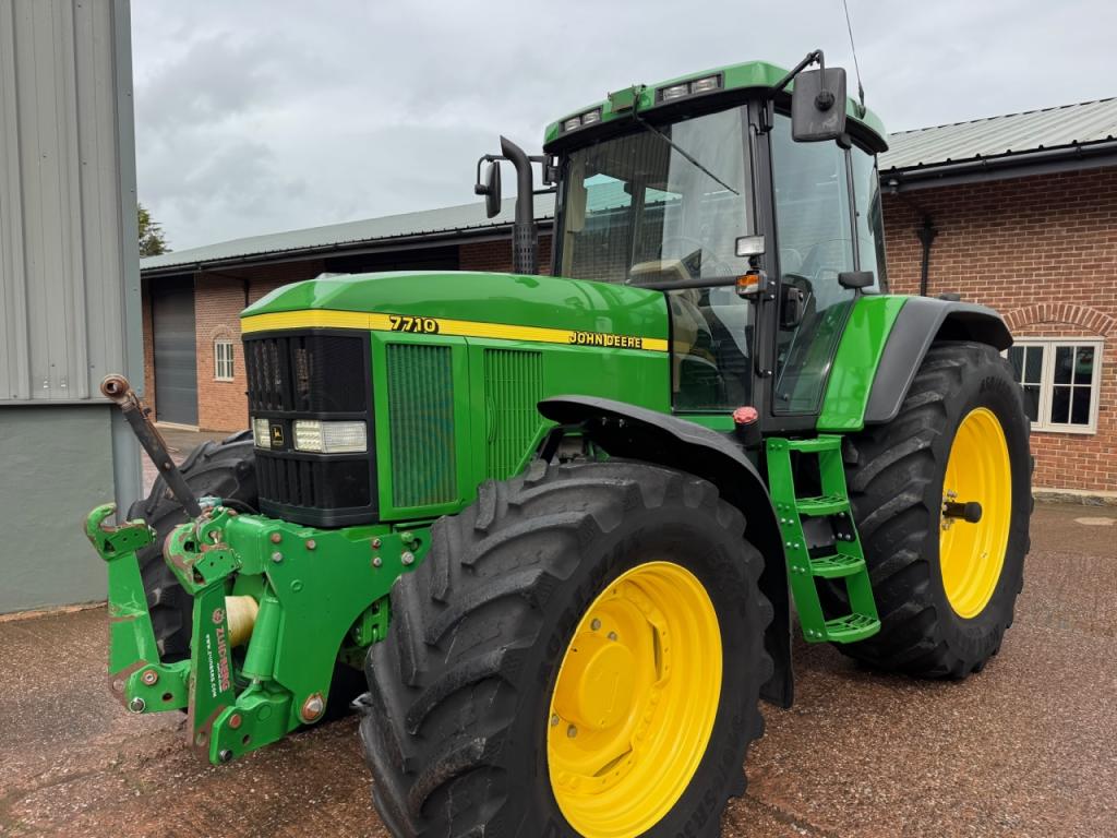 John Deere 7710