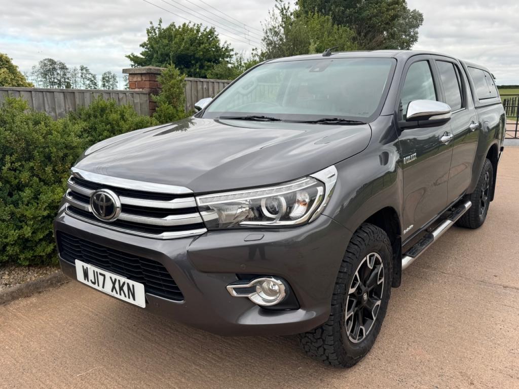 Toyota Hi-Lux Invincible 3.0LT Diesel