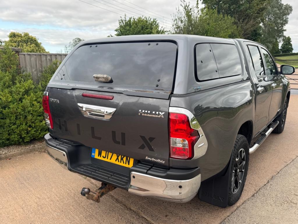Toyota Hi-Lux Invincible 3.0LT Diesel