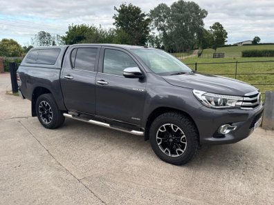 Toyota Hi-Lux Invincible 3.0LT Diesel