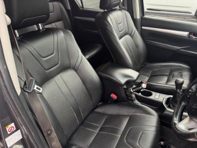 Toyota Hi-Lux Invincible 3.0LT Diesel