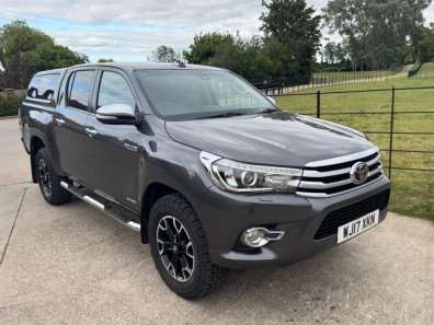 Toyota Hi-Lux Invincible 3.0LT Diesel