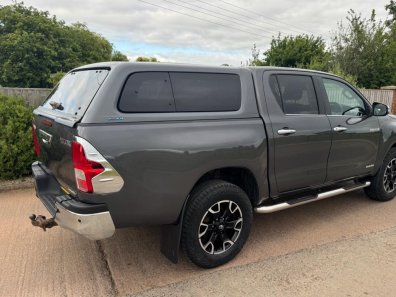 Toyota Hi-Lux Invincible 3.0LT Diesel