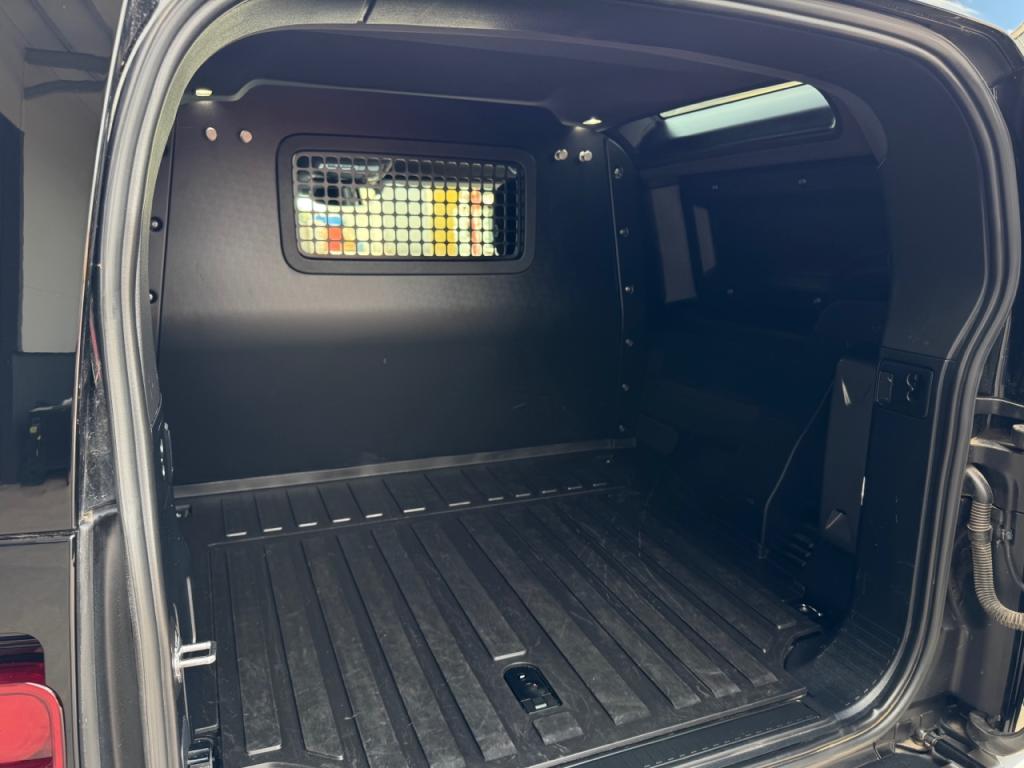Land Rover Defender 90 Hardtop D250