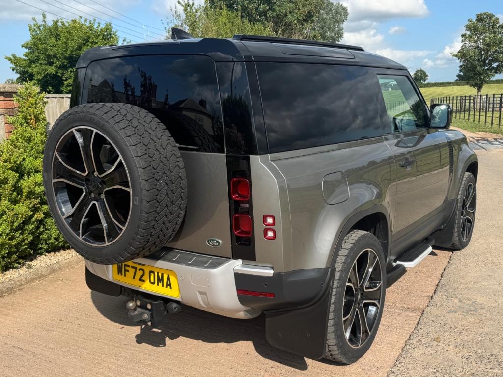 Land Rover Defender 90 Hardtop D250