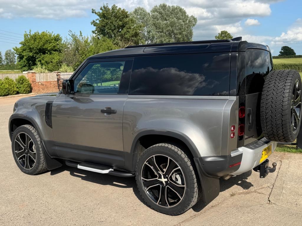 Land Rover Defender 90 Hardtop D250