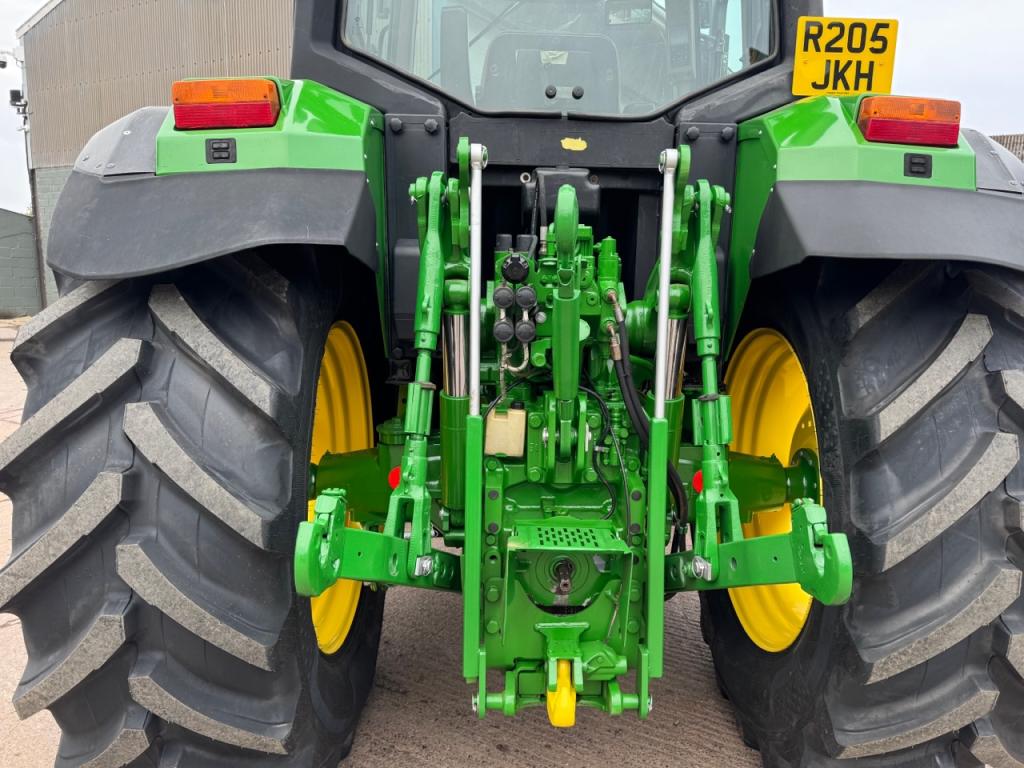 John Deere 6900