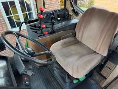 John Deere 6900