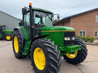 John Deere 6900