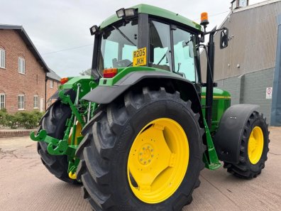 John Deere 6900