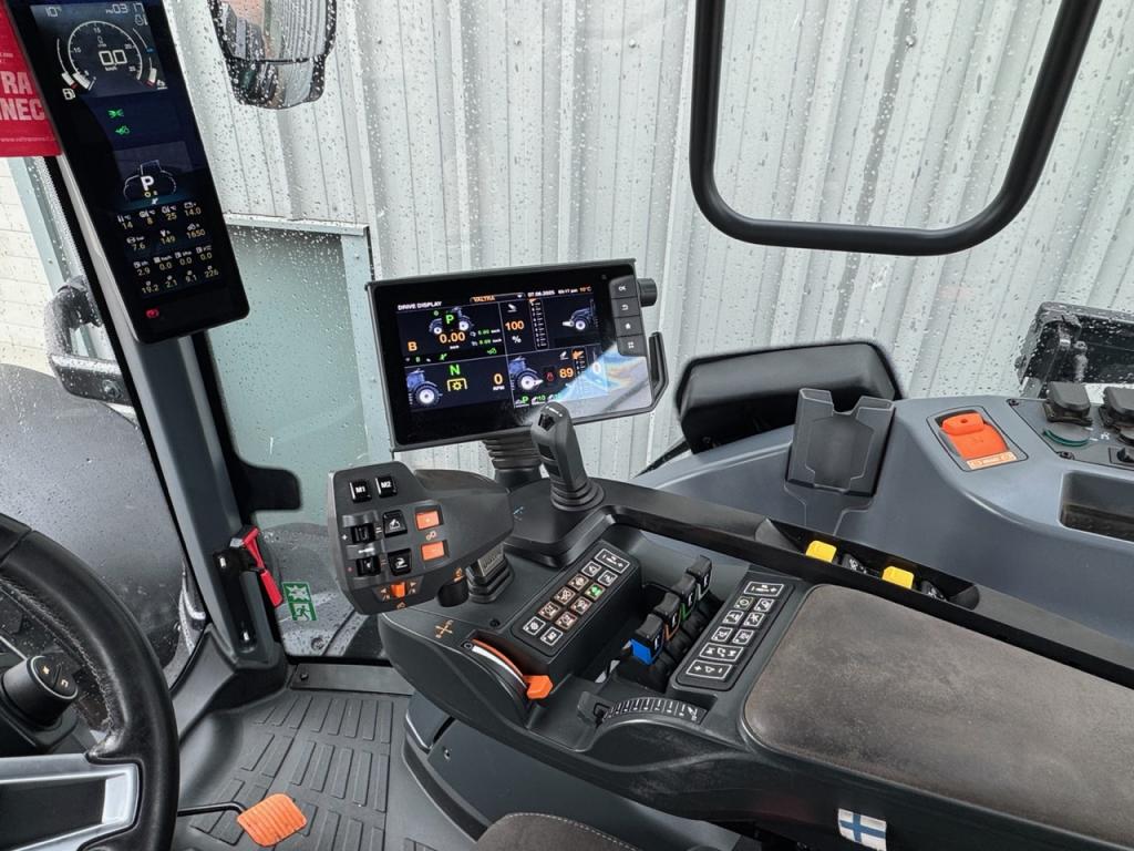 Valtra Q305 Unlimited