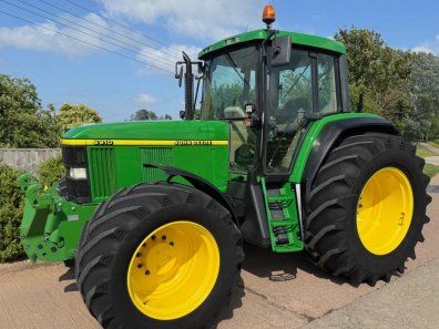 John Deere 6910