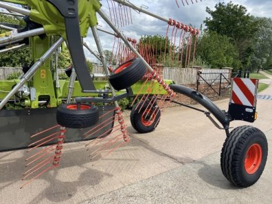 Claas liner 2800 trend twin rotor rake