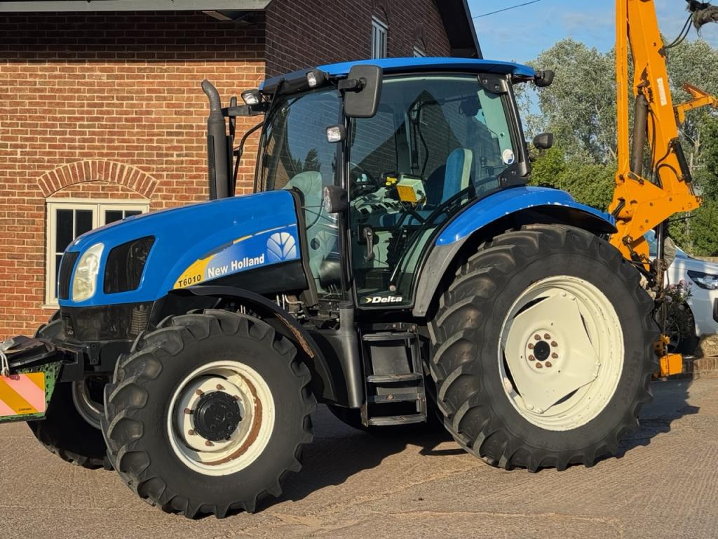 New Holland T6010 Delta