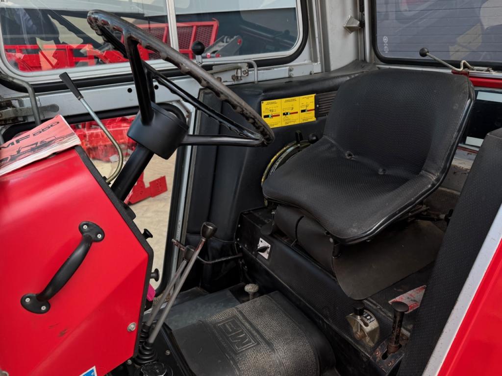 Massey Ferguson 550
