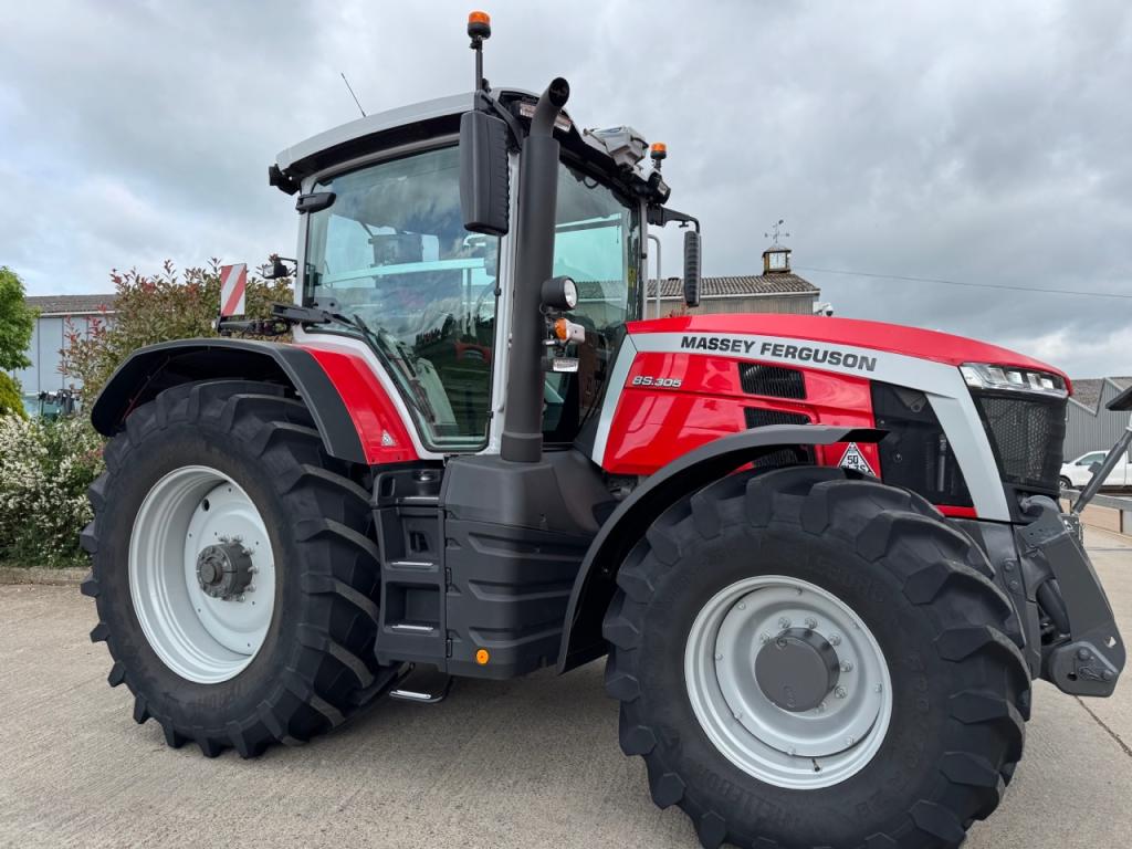 Massey Ferguson 8S.305