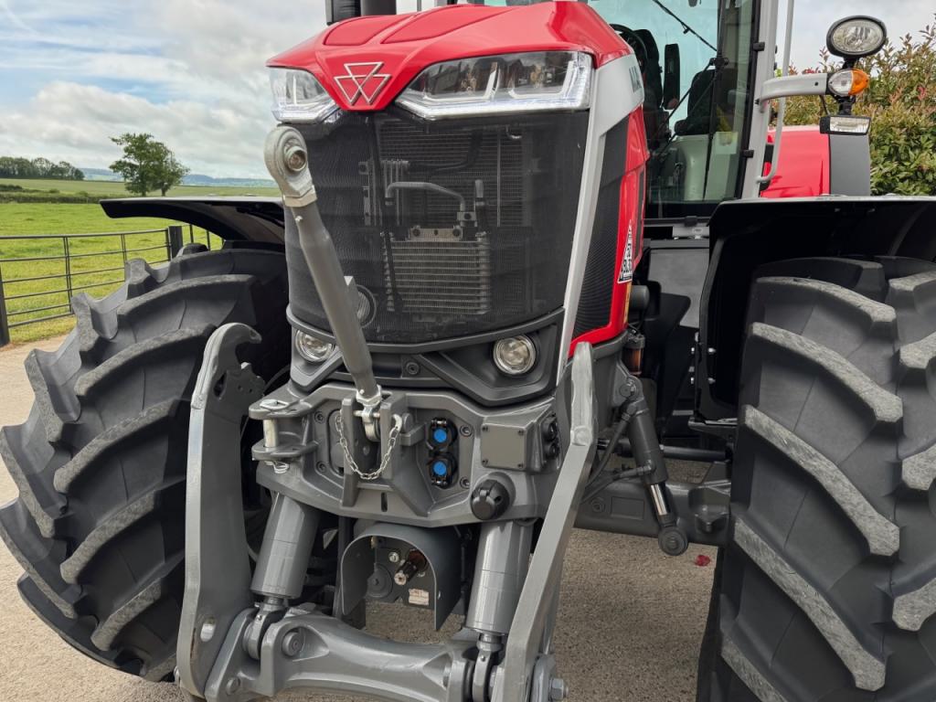 Massey Ferguson 8S.305
