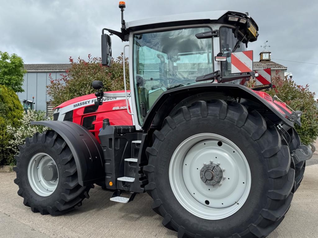 Massey Ferguson 8S.305