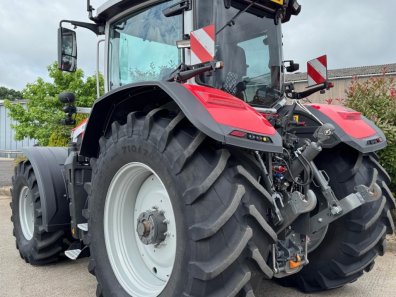 Massey Ferguson 8S.305