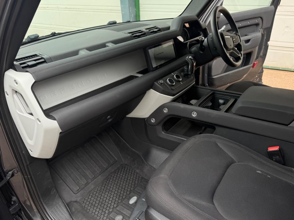Land Rover Defender 90 Hard Top 3.0LT diesel