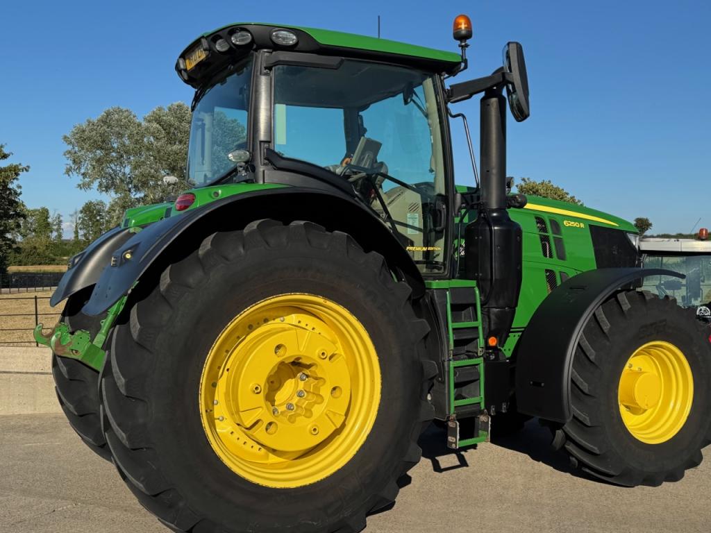 John Deere 6250R
