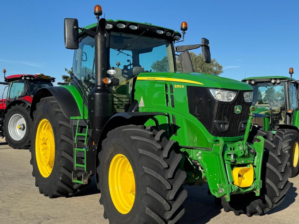 John Deere 6250R