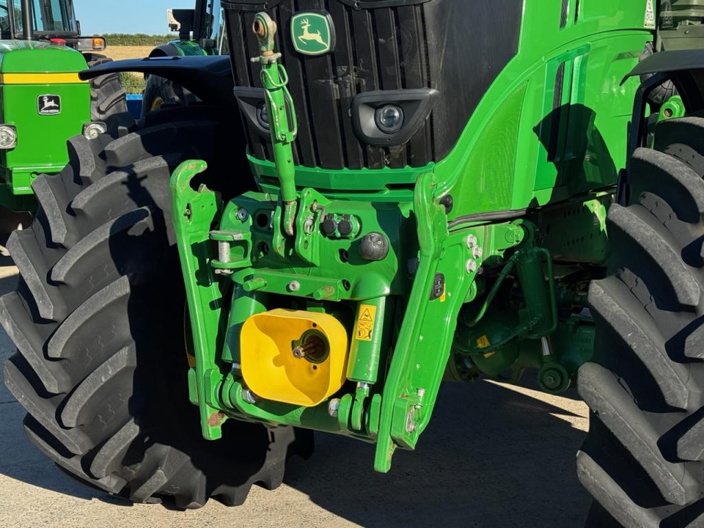 John Deere 6250R