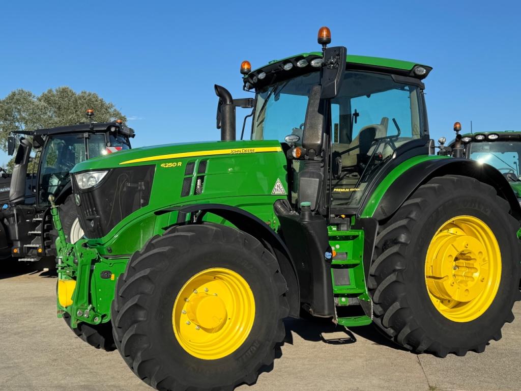 John Deere 6250R